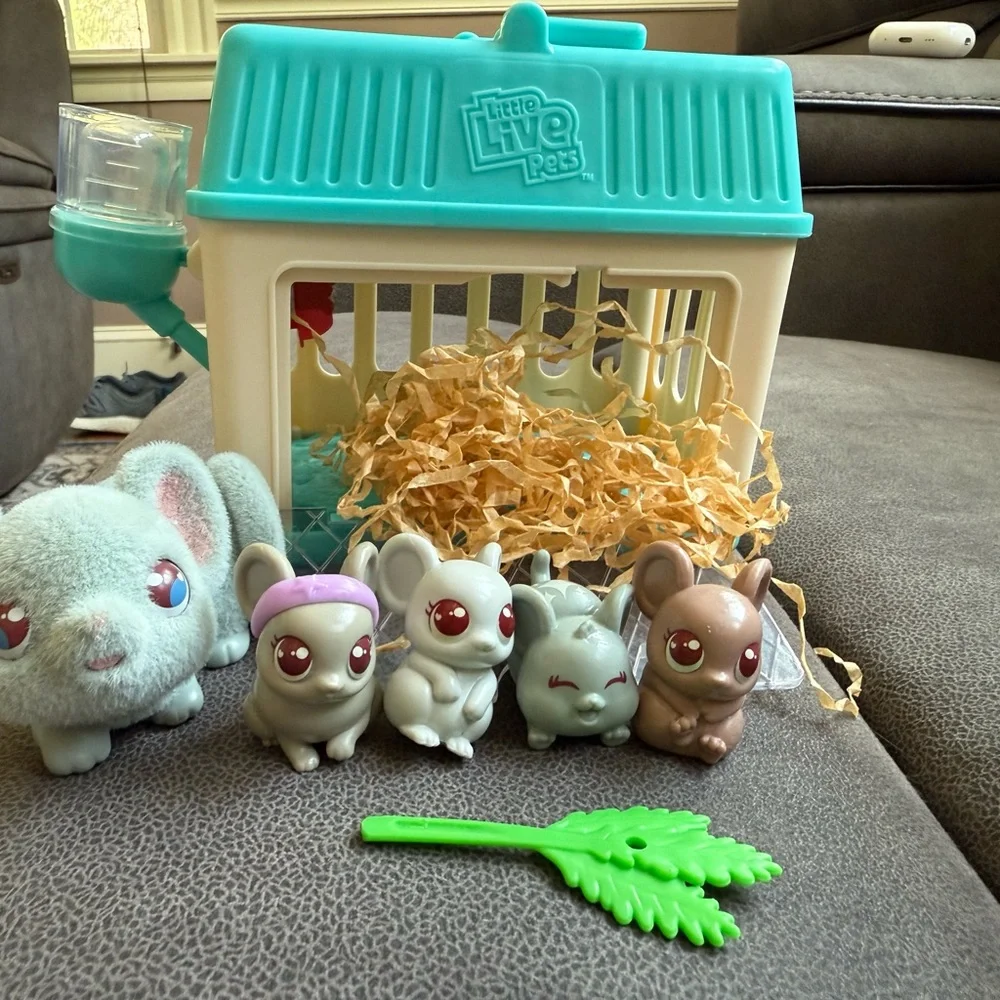 Little live pets. Mouse family